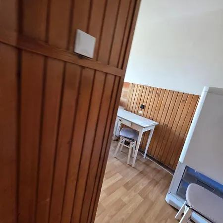 Homestay Na Ulicy Bora Komarowskiego 35 *